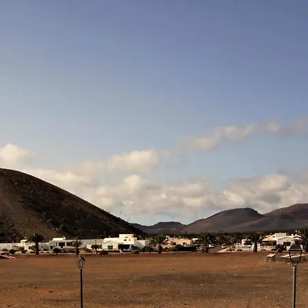 Lazy Daze Yaiza (Lanzarote)
